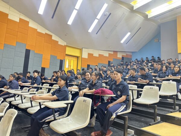 สำนักวิชาแพทยศาสตร์ ร่วมต้อนรับคณะครูและนักเรียนโรงเรียนอำมาตย์พานิชนุกูล "เจาะลึกหลักสูตร สู่เส้นทางวิชาชีพด้านสุขภาพ" 