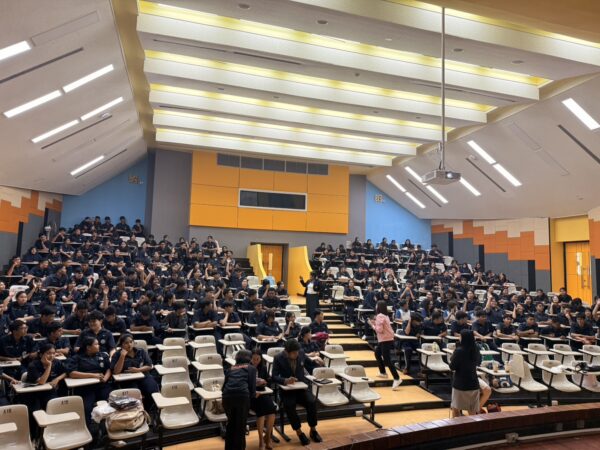 สำนักวิชาแพทยศาสตร์ ร่วมต้อนรับคณะครูและนักเรียนโรงเรียนอำมาตย์พานิชนุกูล "เจาะลึกหลักสูตร สู่เส้นทางวิชาชีพด้านสุขภาพ" 