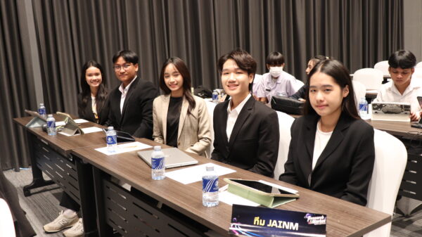 นักศึกษาแพทย์ มวล. ต่อยอดงานวิจัยสู่เวที R2M ระดับภูมิภาค พร้อมคว้าสิทธิ์แข่งขันระดับประเทศ