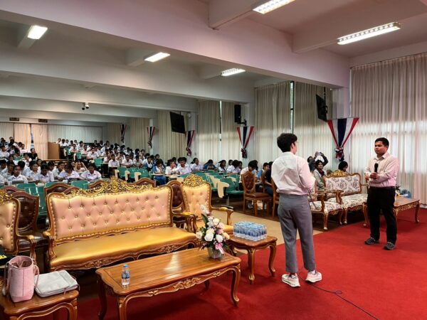 สำนักวิชาแพทยศาสตร์ ลงพื้นที่ประชาสัมพันธ์หลักสูตรแก่นักเรียนโรงเรียนสาธิตเทศบาลวัดเพชรจริก
