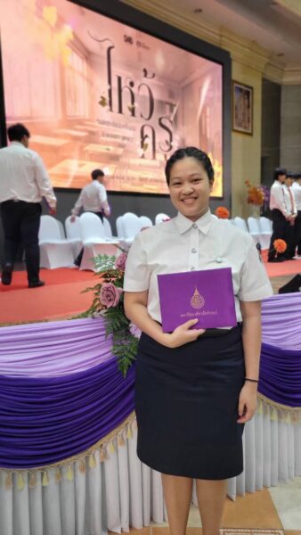 นักศึกษาแพทย์ เข้ารับรางวัลนักศึกษาดีเด่น ประจำปีการศึกษา 2568 ในพิธีไหว้ครูมหาวิทยาลัยวลัยลักษณ์