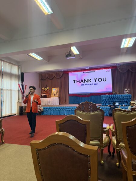 สำนักวิชาแพทยศาสตร์ ลงพื้นที่ประชาสัมพันธ์หลักสูตรแก่นักเรียนโรงเรียนสาธิตเทศบาลวัดเพชรจริก
