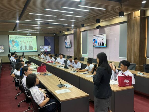 สำนักวิชาแพทยศาสตร์ ต้อนรับนักเรียนโรงเรียนสุราษฎร์พิทยา เปิดมุมมองการเรียนรู้ สู่เส้นทางการศึกษาต่อ
