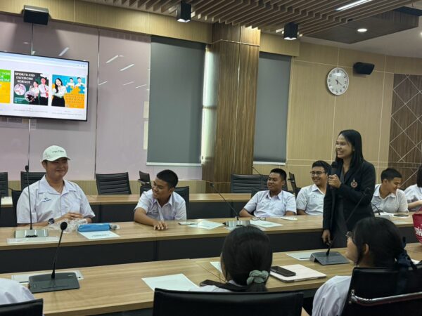 สำนักวิชาแพทยศาสตร์ ต้อนรับนักเรียนโรงเรียนสุราษฎร์พิทยา เปิดมุมมองการเรียนรู้ สู่เส้นทางการศึกษาต่อ