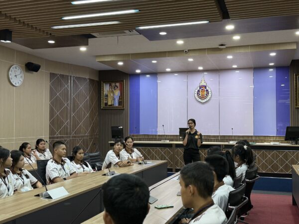 สำนักวิชาแพทยศาสตร์ต้อนรับคณะครูและนักเรียนโรงเรียนบ้านตาขุนวิทยา เยี่ยมชมมหาวิทยาลัยและเรียนรู้การศึกษาต่อ